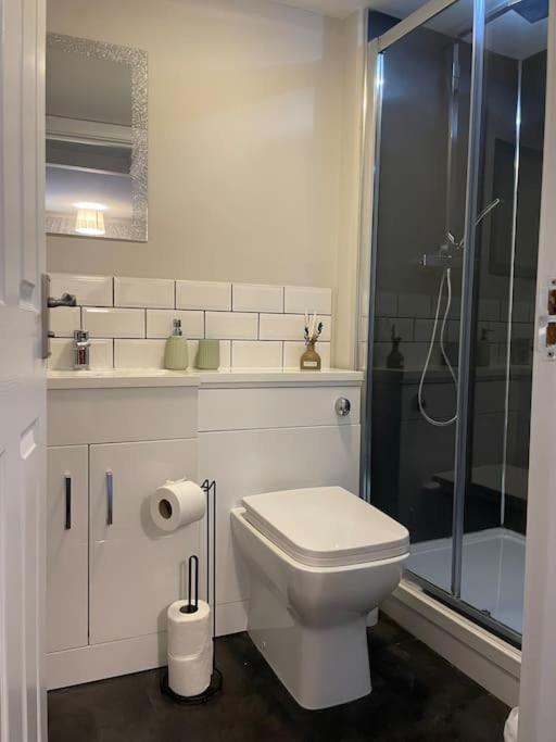 Cedar House - 2 Bed House With Free Parking In Town Centre! By Shortstays4U คิงส์ลินน์ ภายนอก รูปภาพ
